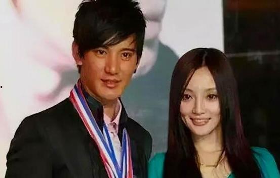 何珊珊前男友爆料分手视频,视频曝光惊人内幕 第3张 何珊珊前男友爆料分手视频,视频曝光惊人内幕 第3张